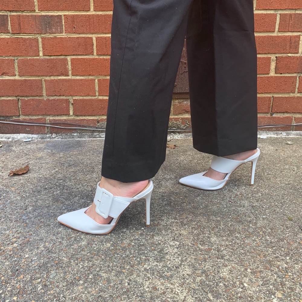 Faux leather buckle slip-on mules - XXI (white, 8)